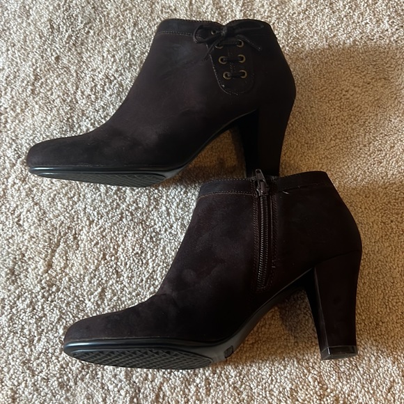 Aerology Ankle Boots - Picture 3 of 9